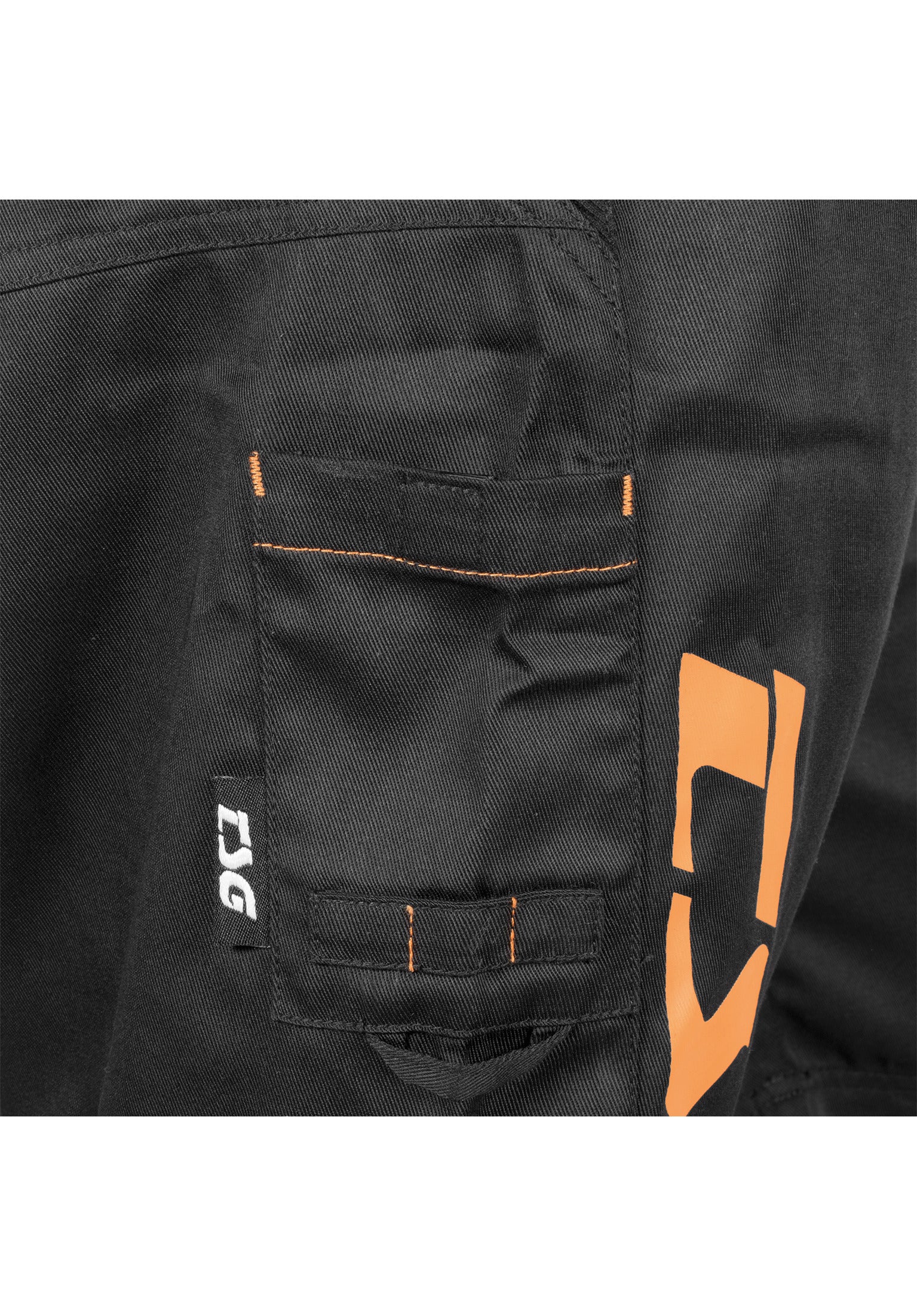 Worx Shorts black-orange Closeup1