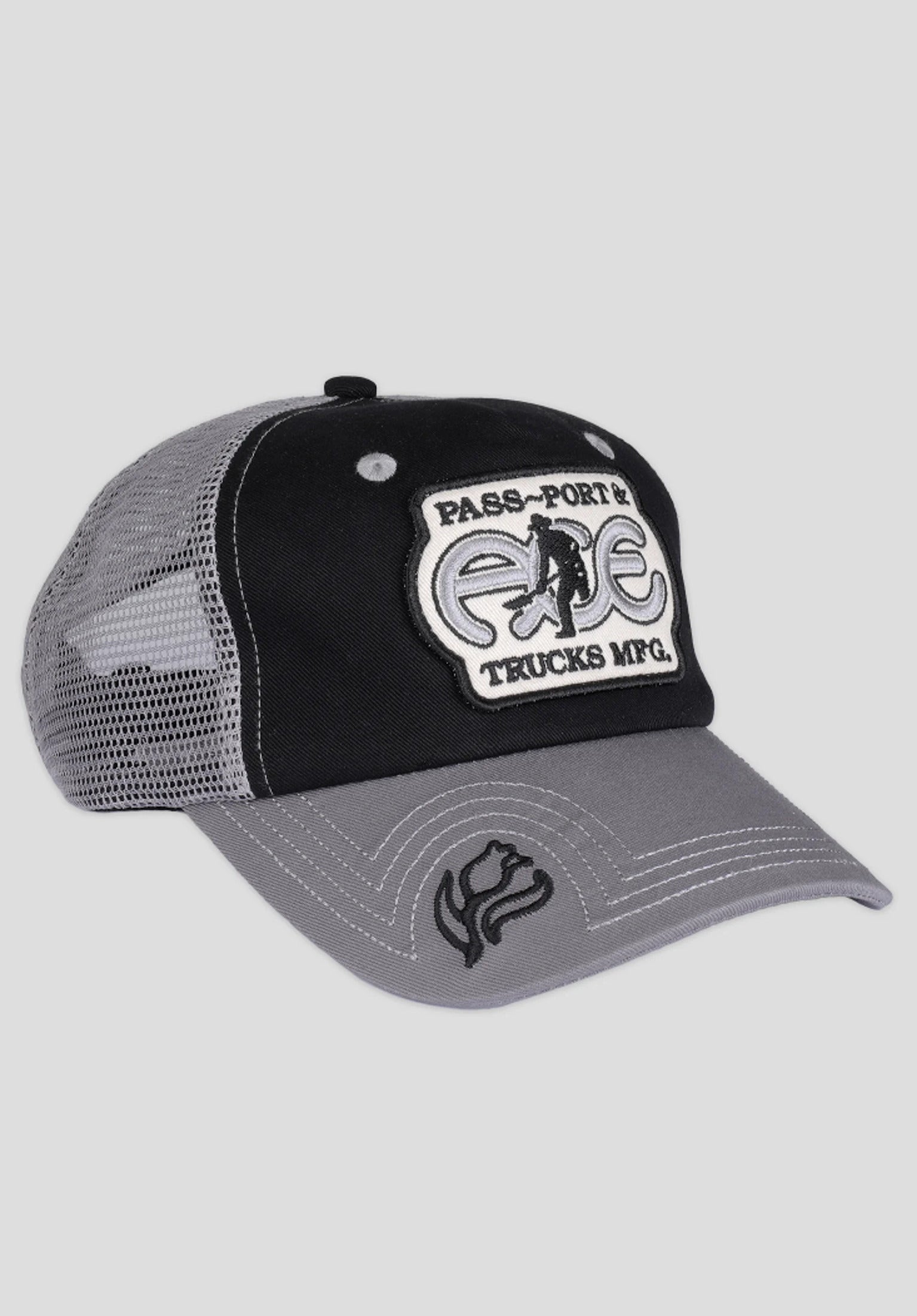 Passport Packers Trucker Strapback black-steel Vorderansicht