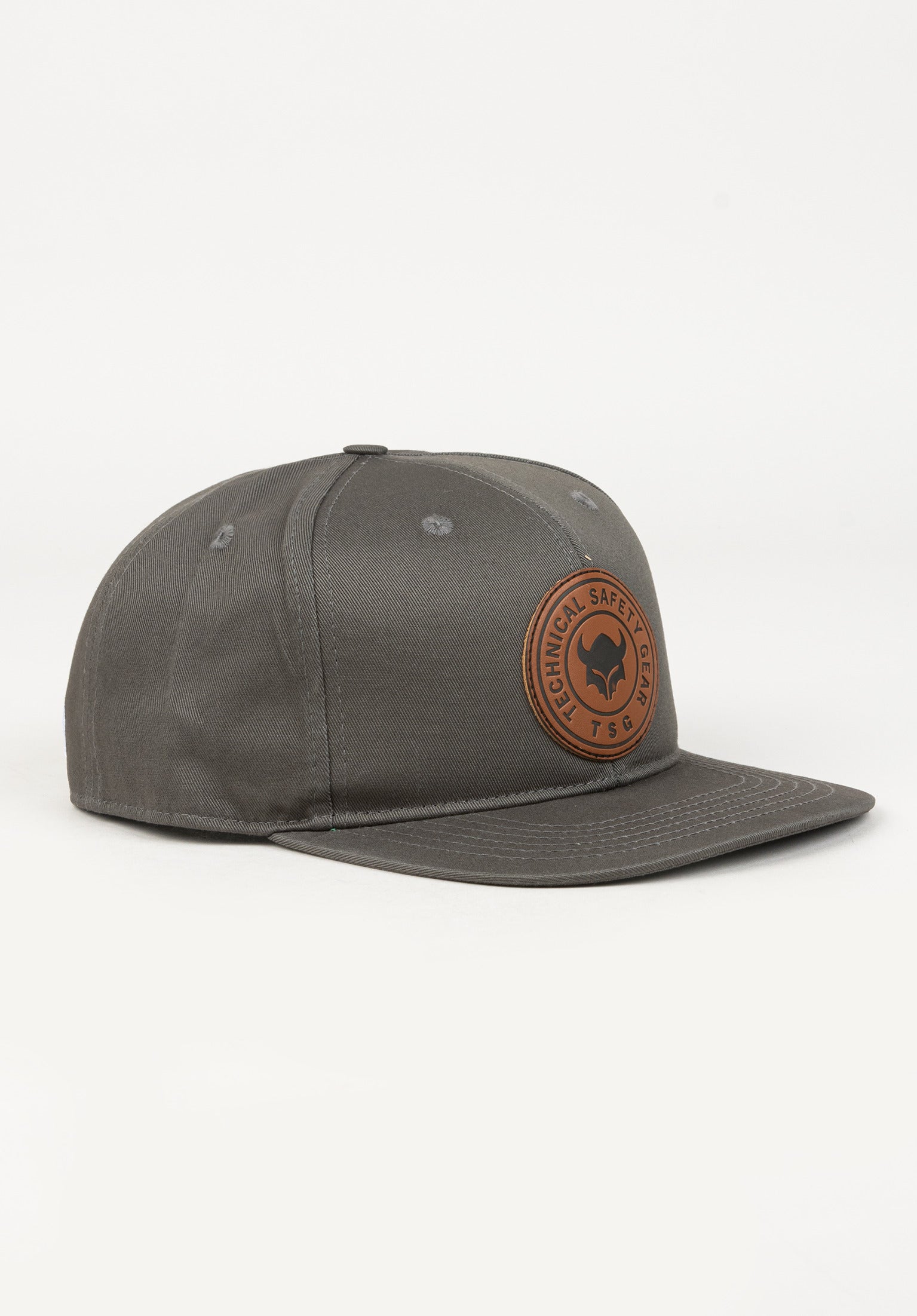 Leather Label Snapback Vorderansicht