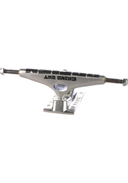 8.25 K5 Grind Out Racism DLK Standard Vorderansicht