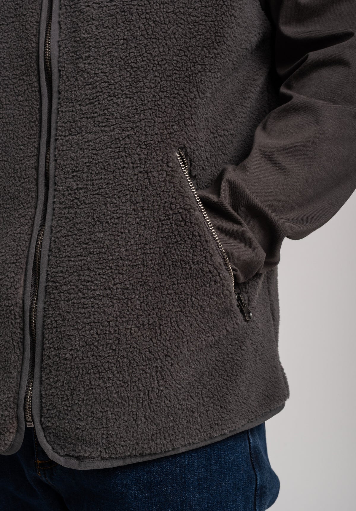 Tareon leadgrey Closeup2