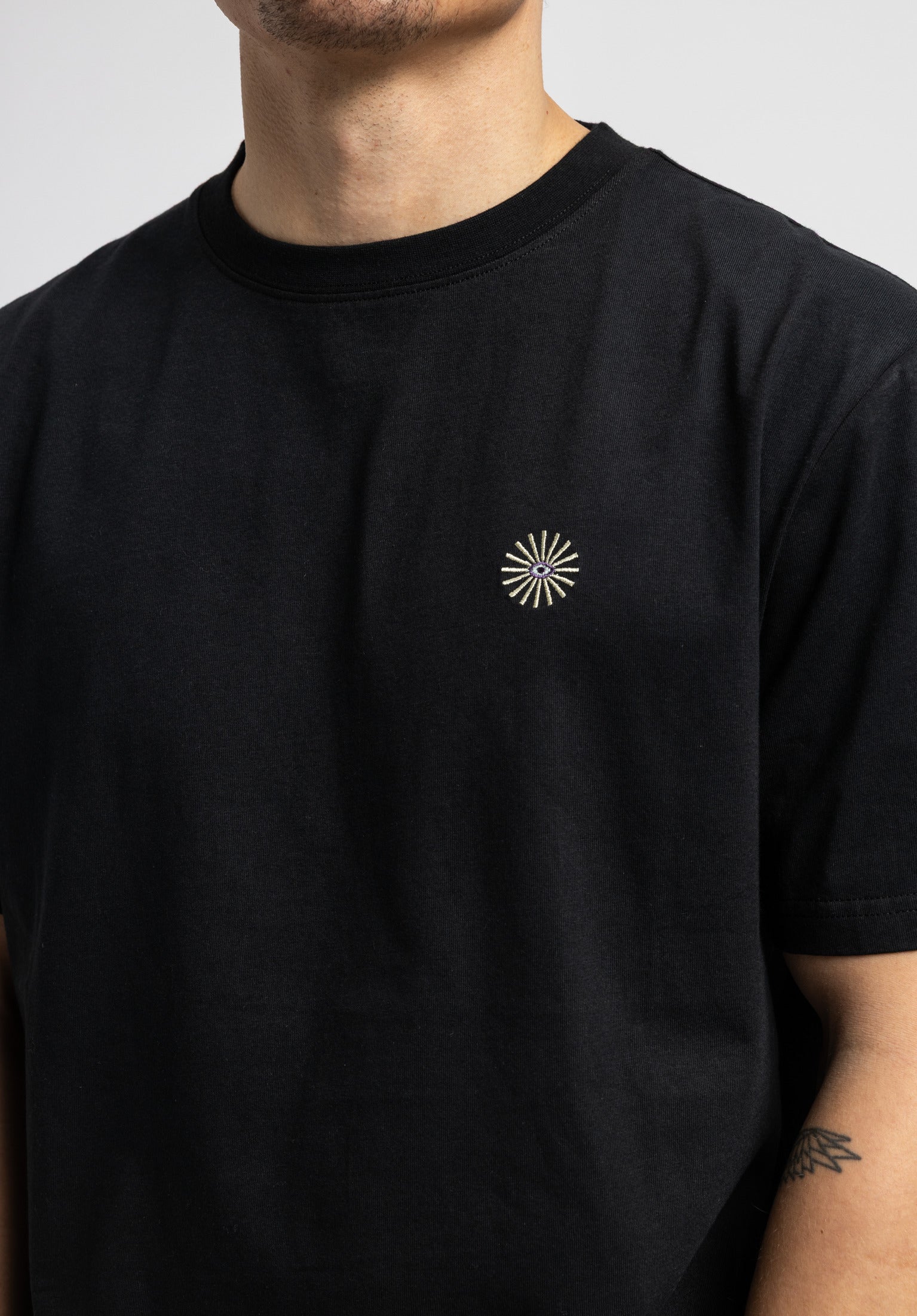 Orb black Closeup1