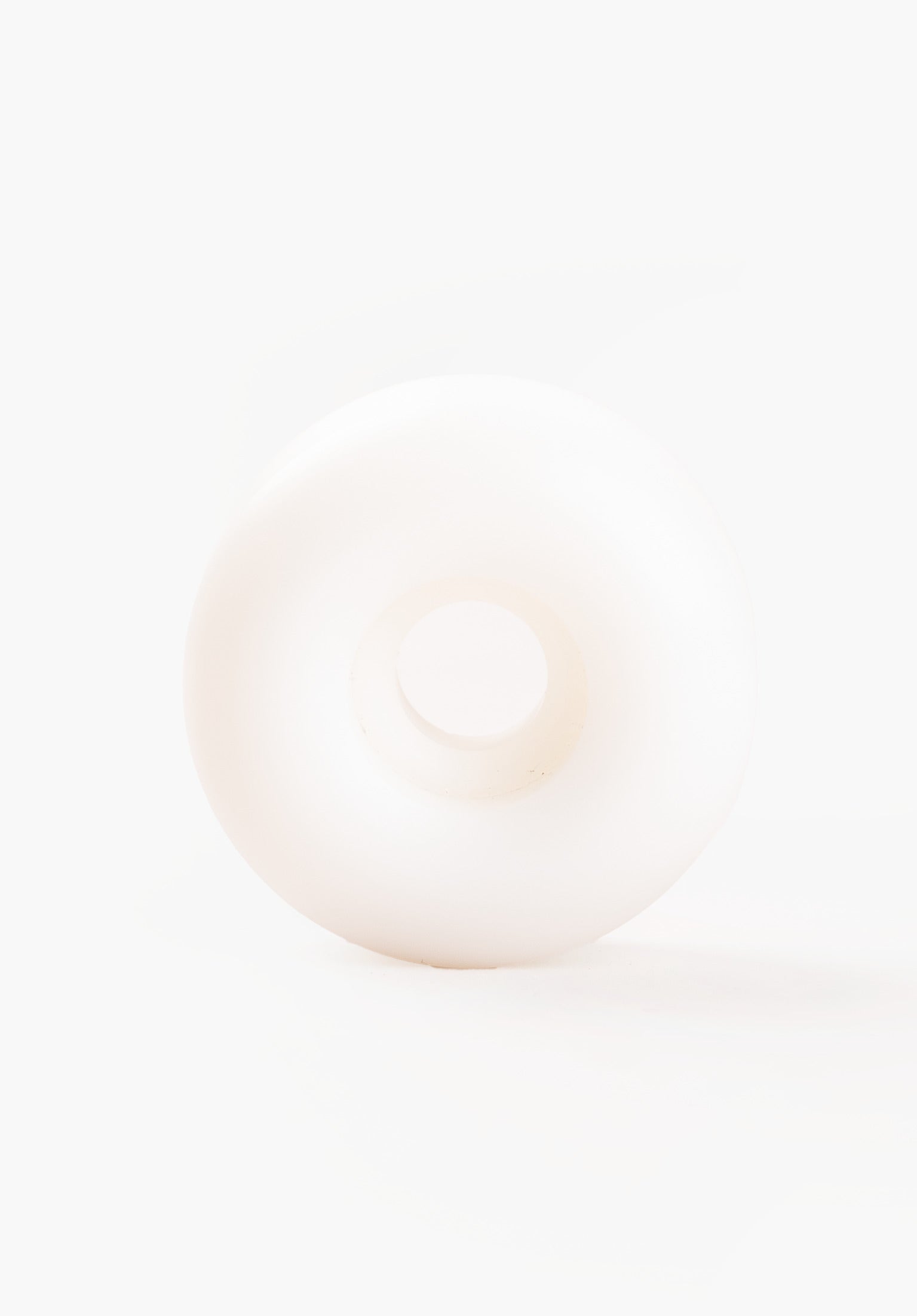 Leo Rambler Prime 99A white Closeup1