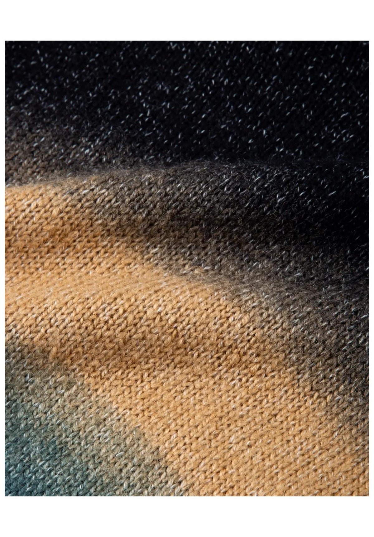 Webb Boxy green-navy Closeup2