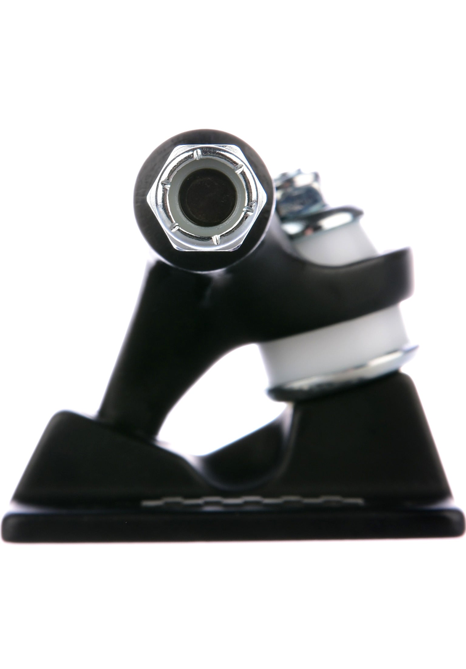5.75 Classic 44 matte-black Closeup1