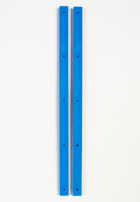 Rails blue Rueckenansicht