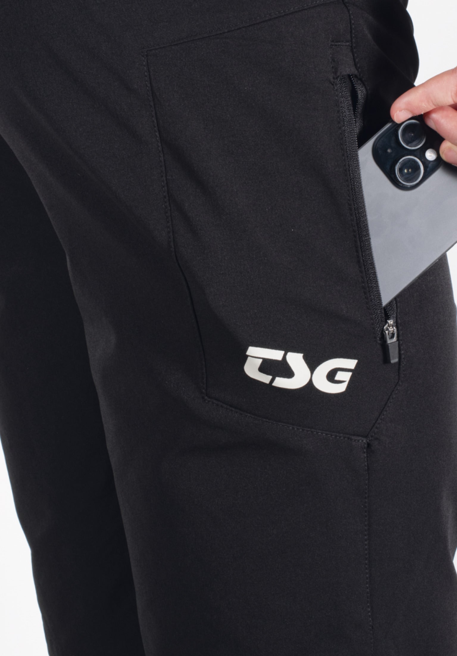 Grip Shorts black Closeup1