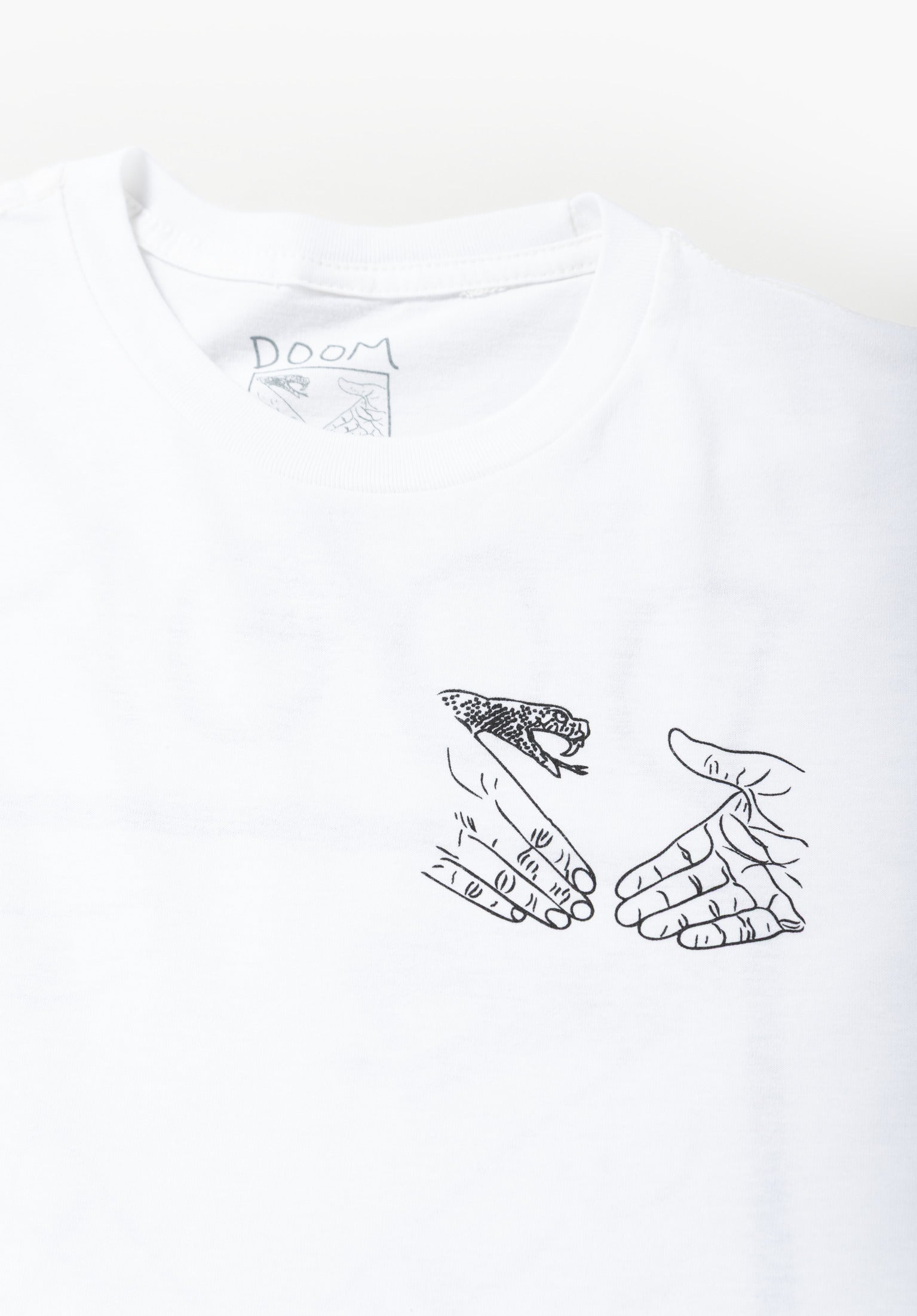 Snake Shake II white Closeup1