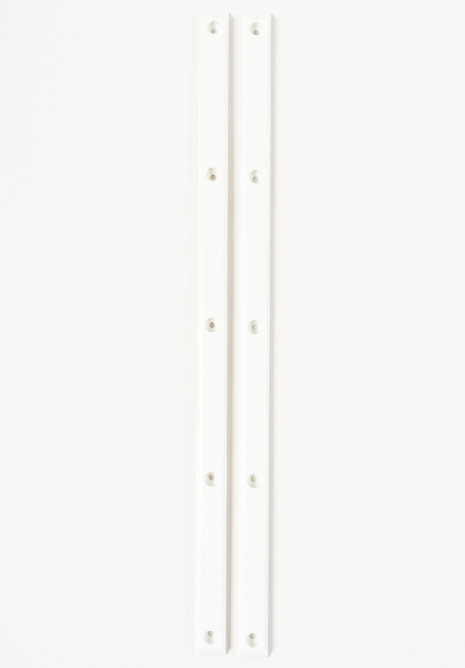 Rails white Vorderansicht