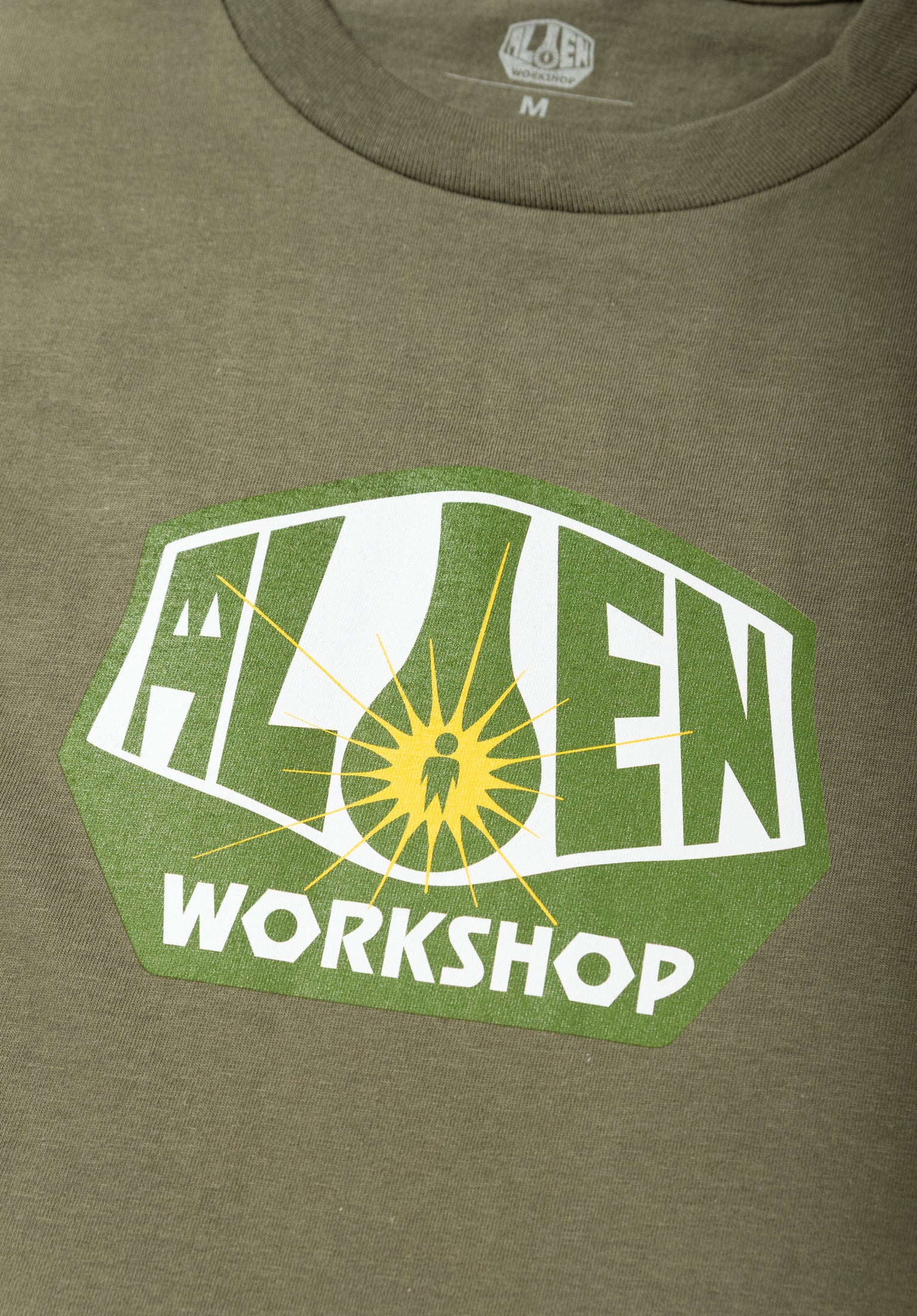 AWS OG Logo fatiquegreen Rueckenansicht