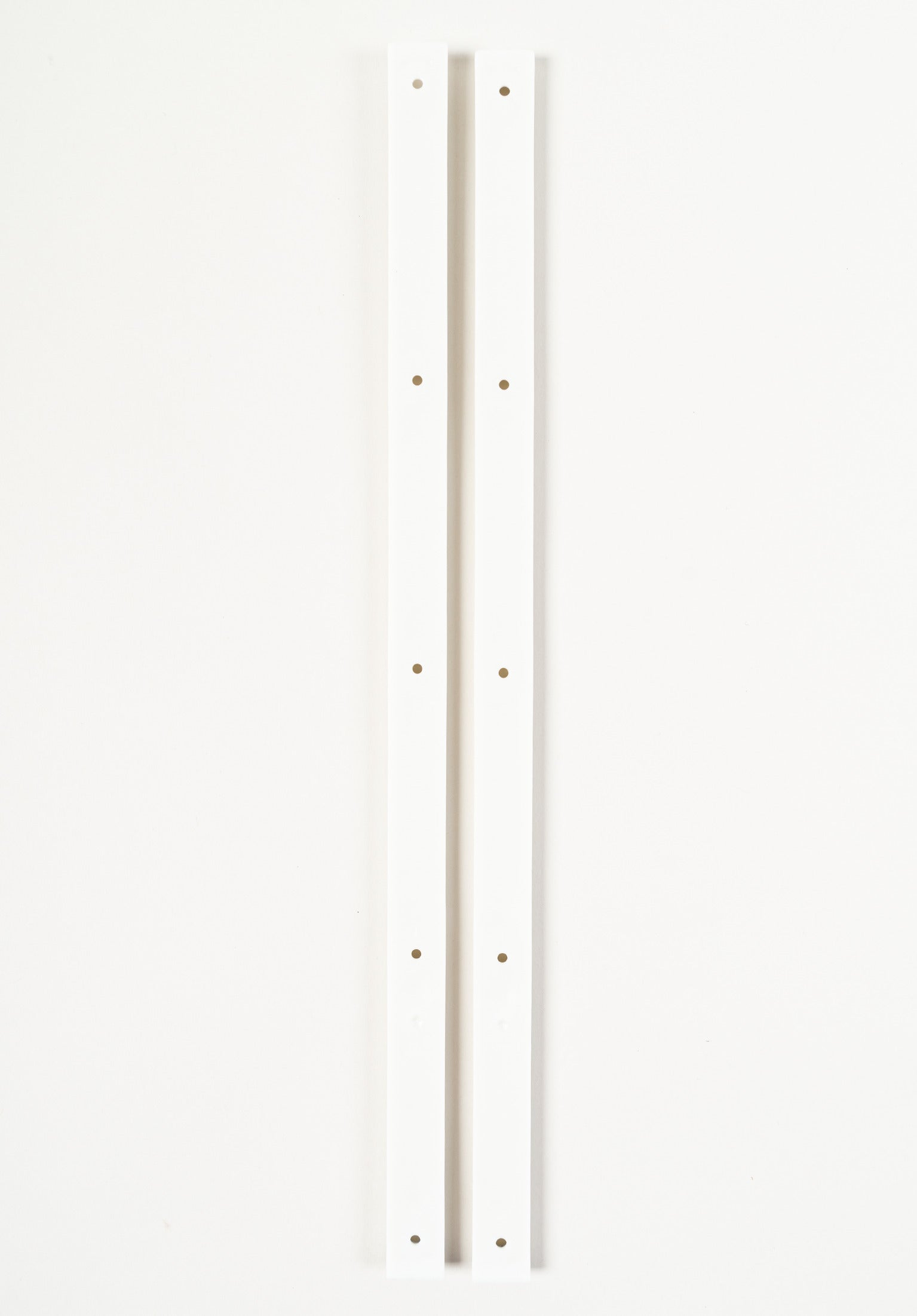 Rails white Rueckenansicht